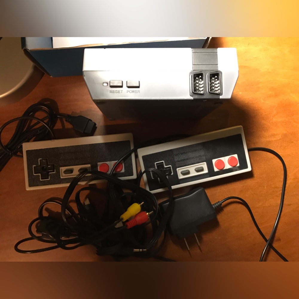Mini NES 620 Classic Games Built-In Retro Console Anniversary Edition - Picture 3 of 8